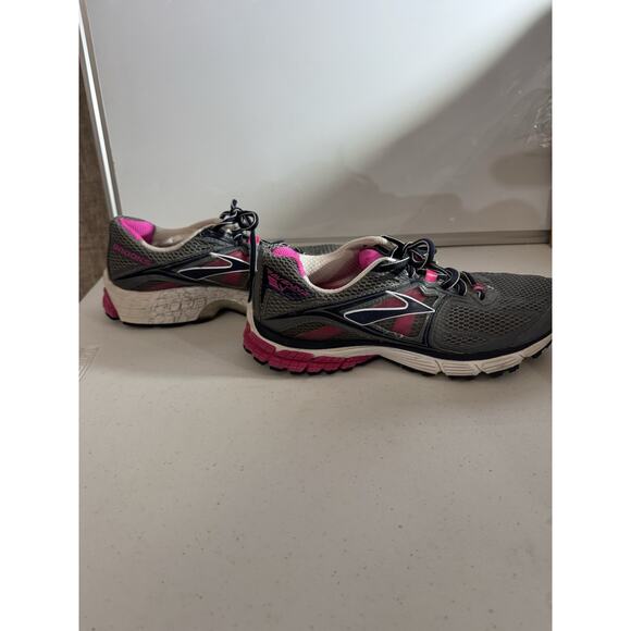 Brooks Ravenna 5 Gray And Pink Women’s Running Shoes Size 10. - Picture 2 of 8